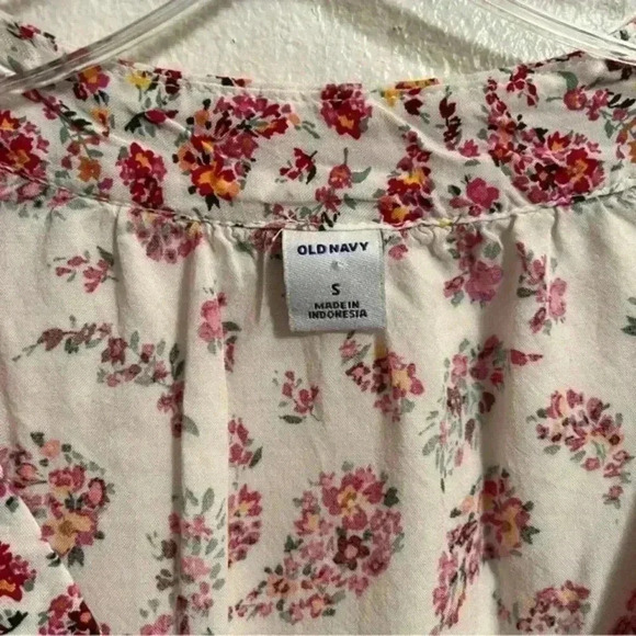 OLD NAVY White floral top |‎ size small - Picture 2 of 5